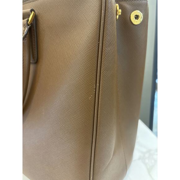 Prada Saffiano Leather Tote Bag in Tan - Excellent Condition - Picture 6 of 9